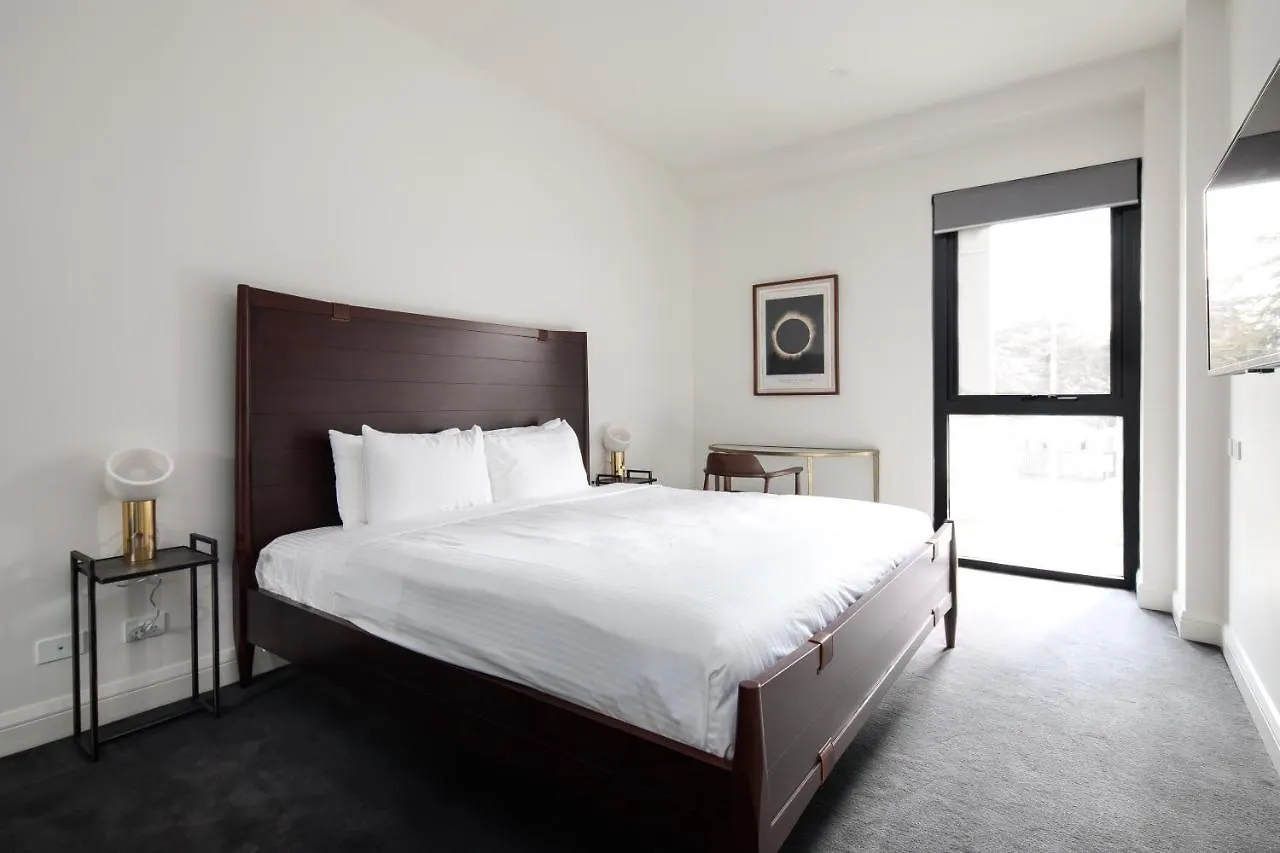 Knightsbridge Canberra Hotel